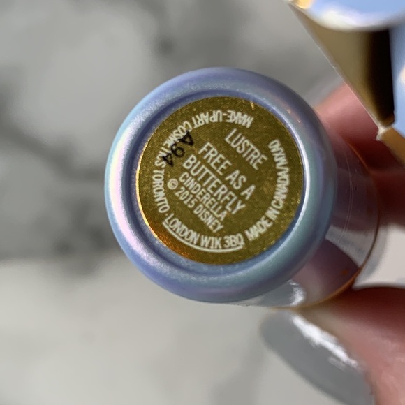 NIB FREE AS A BUTTERFLY CINDERELLA X MAC Lustre Lipstick MAC - Picture 7 of 14
